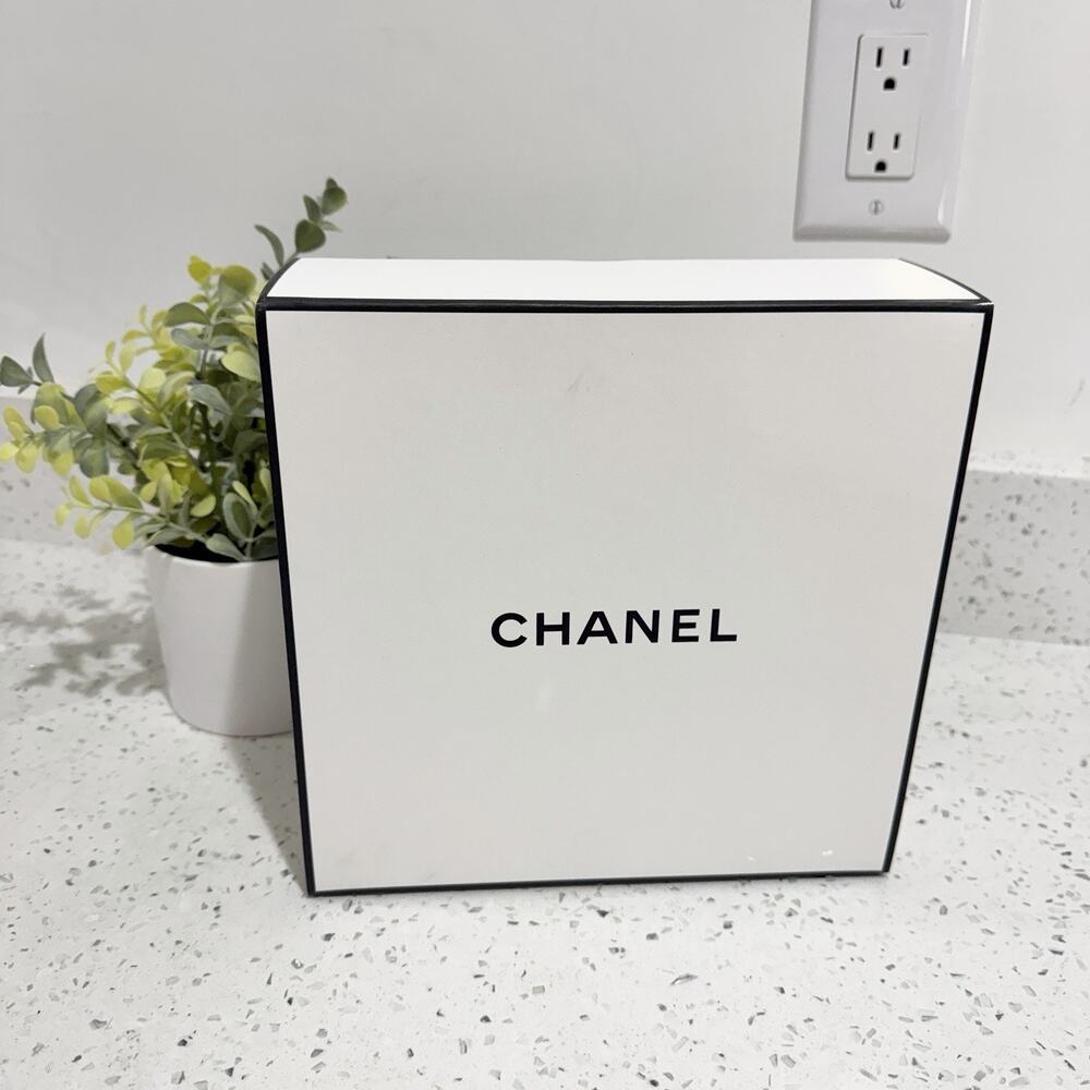 Chanel Medium Sized Designer Box Gift designer TS